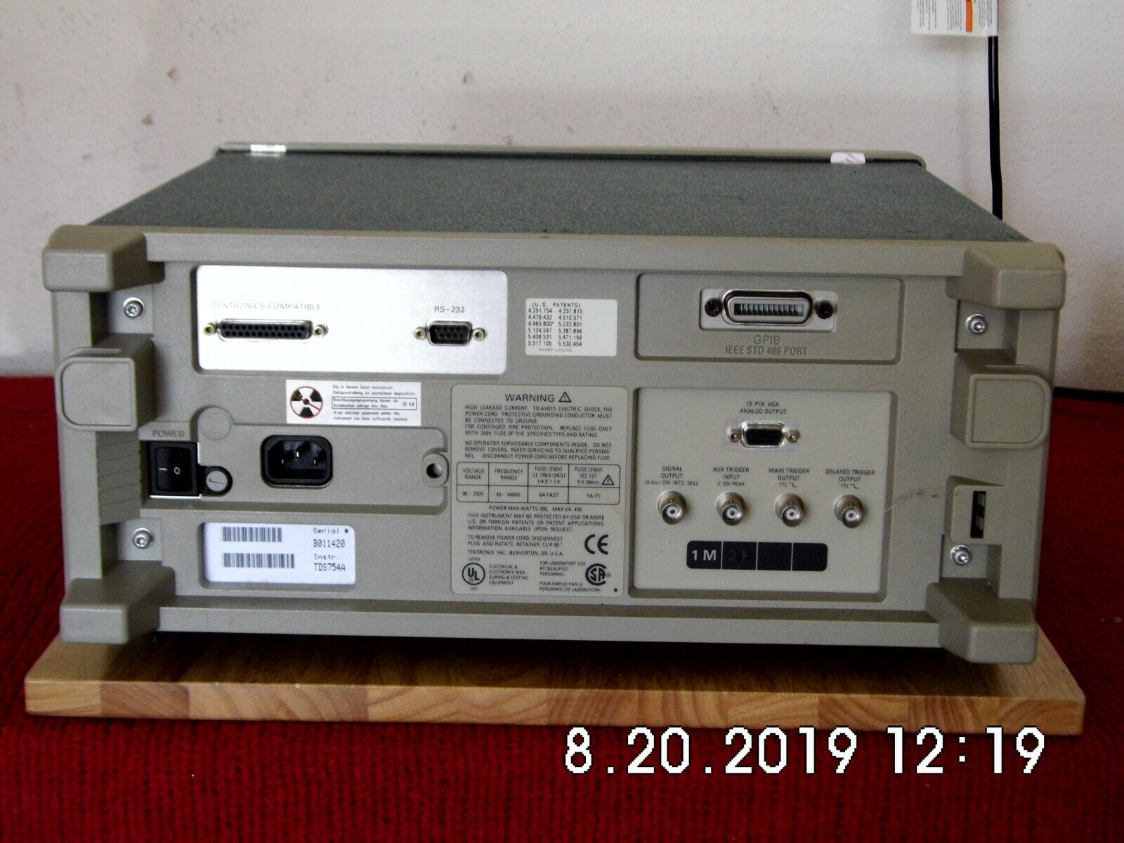 Tektronix 4 channel TDS754A 500MHz 2GSa/s oscilloscope 13 1F 1M 2F Tektronix 4 channel TDS754A 500MHz 2GSa/s oscilloscope 13 1F 1M 2F
